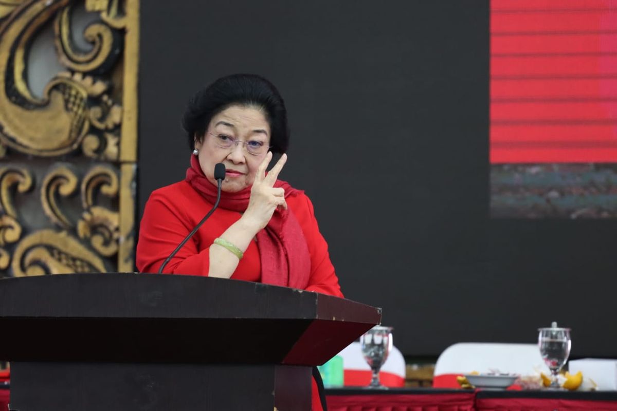 Ketua Umum PDI-P Megawati Soekarnoputri menyampaikan pidato saat pengumuman pasangan calon kepala daerah di kantor PDI-P, Menteng, Jakarta, Rabu (19/2/2020).