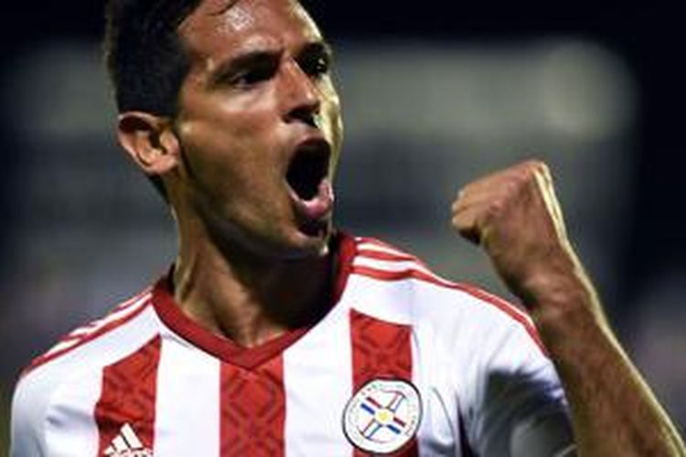 Pencetak gol terbanyak Paraguay, Roque Santa Cruz. 