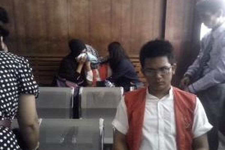 Terdakwa pembunuhan Ade Sara Angelina Suroto, Assyifa Ramadhani dan Ahmad Imam Al Hafitd, di Pengadilan Negeri Jakarta Pusat.