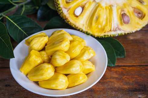 Cara Potong Nangka yang Praktis tanpa Bikin Tangan Lengket