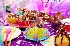 Resep Marshmallow Pop, Camilan Manis Berlapis Lelehan Cokelat