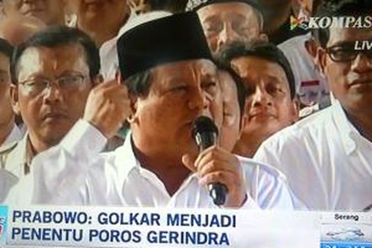 Calon Wakil Presiden Partai Gerindra Prabowo Subianto saat menyampaikan pidato politik di Rumah Polonia, Jakarta, Senin (19/5/2014). Prabowo mendeklarasaikan pasangan Calon Wakil Presiden-nya, Hatta Rajasa.