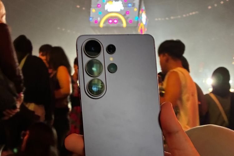 Saya Bapak Muda yang Nonton Konser Cortis, Bawa Galaxy S26 Ultra Biar Nggak Ribet