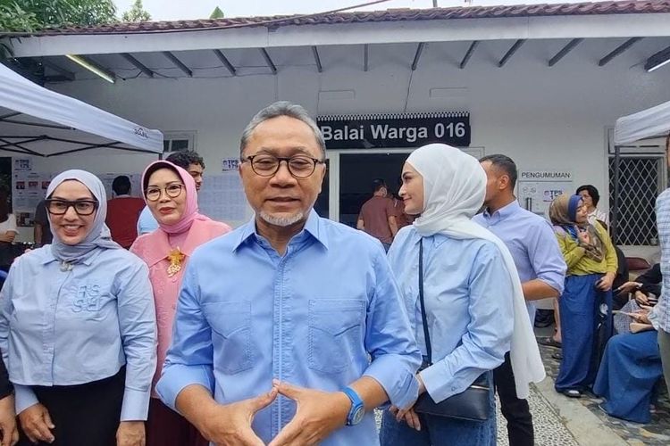 Menteri Perdagangan (Mendag) Zulkifli Hasan saat ditemui di TPS 179, Cipinang Muara, Jakarta, Rabu (14/2/2024).