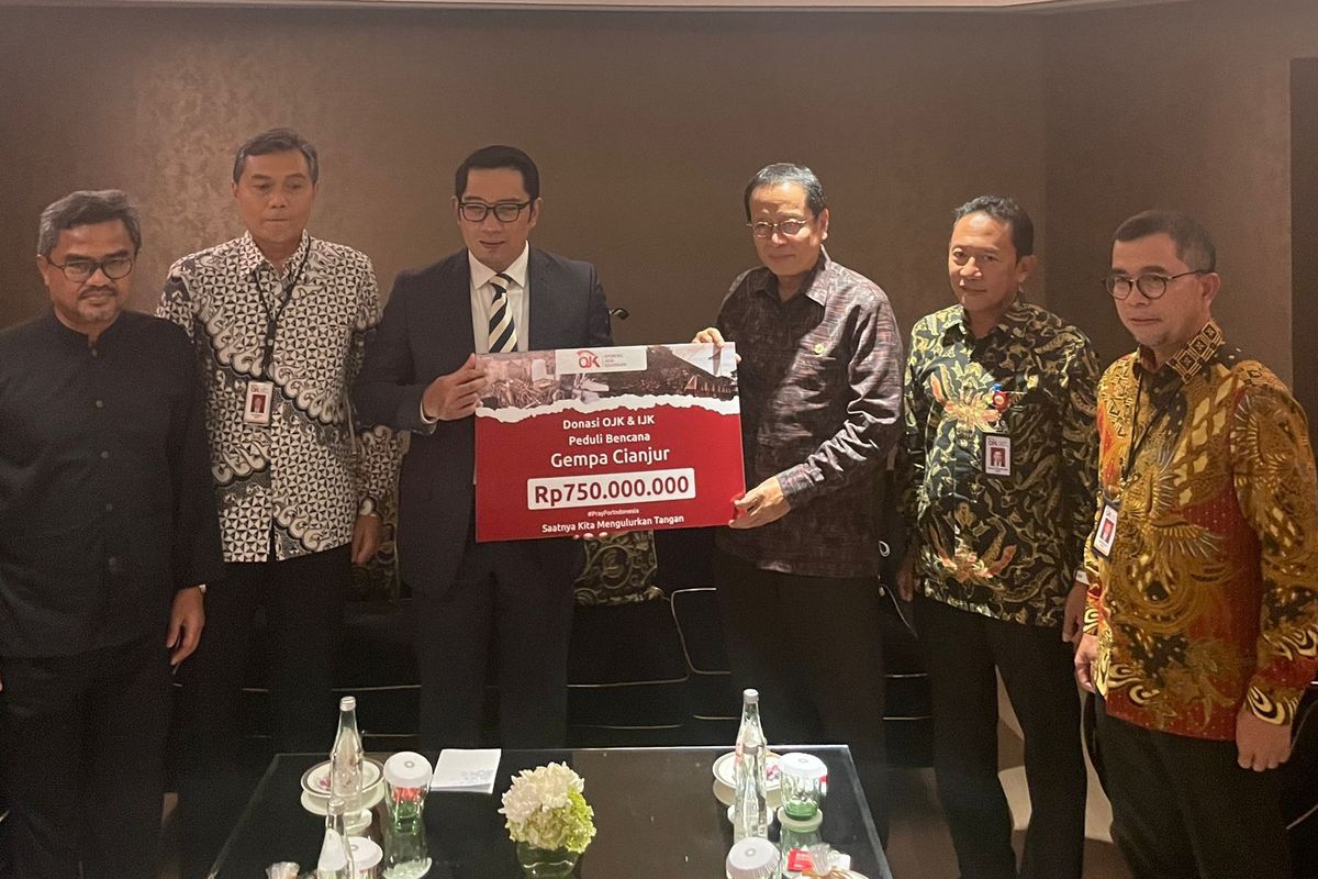 OJK dan Industri Jasa Keuangan Salurkan Bantuan Rp 750 Juta untuk Korban Gempa Bumi di Cianjur