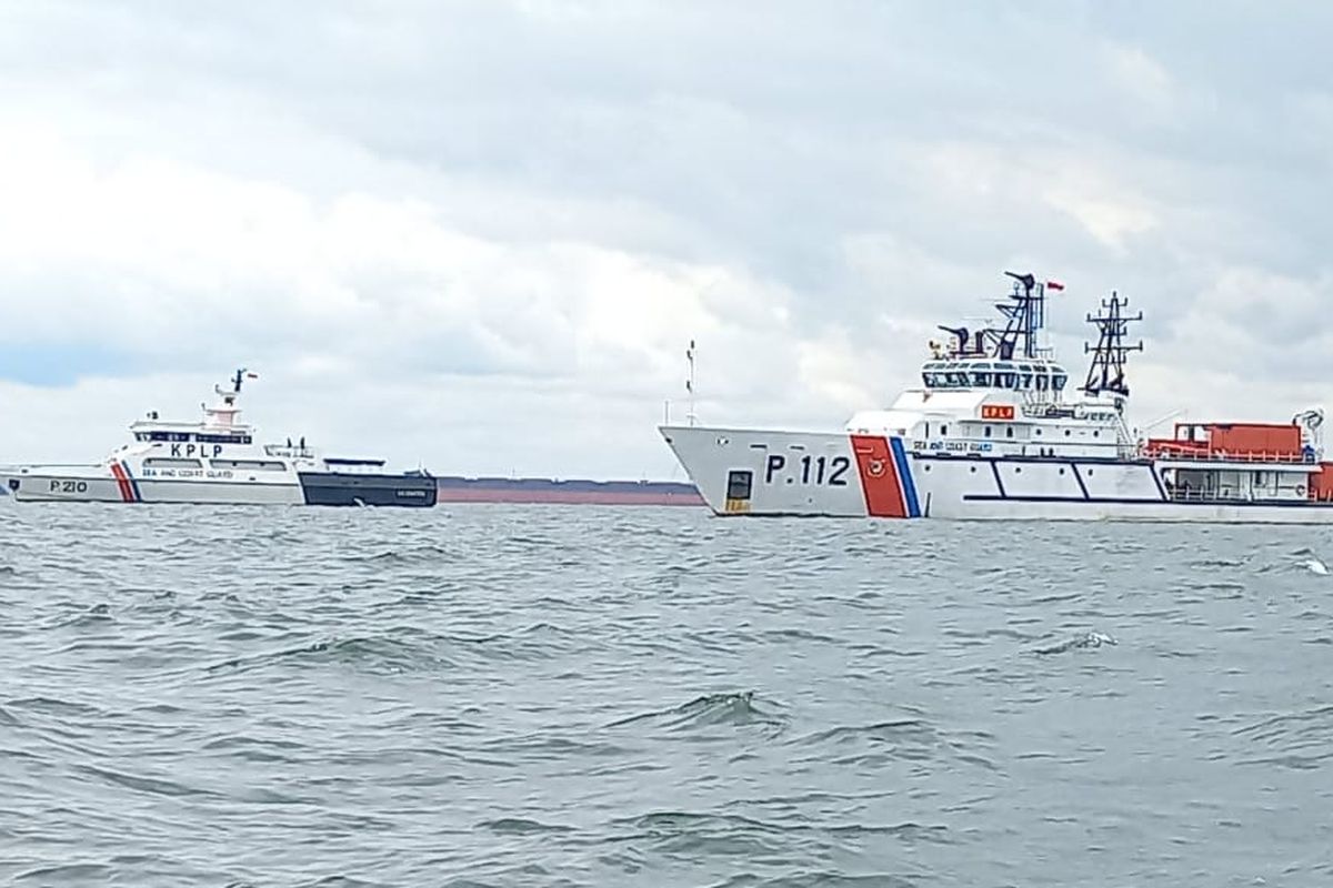 Kapal tanker MT Young Yong yang Kandas di Perairan Batam berhasil dievakuasi Kemenhub. 