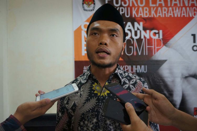 Ketua KPU Karawang Miftah  Farid