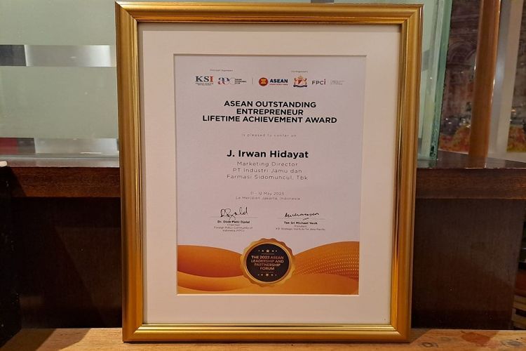 Penghargaan Asean Outstanding Entrepreneur Lifetime Achievement Award diberikan kepada Irwan karena dinilai sebagai warga negara Asean yang telah memberikan dampak nyata pada mata pencaharian masyarakat di wilayah Asean. 
