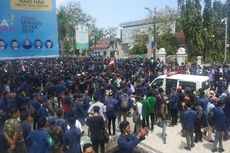 Demo Mahasiswa di Depan DPRD Ricuh, 3 Polisi Terluka Kena Lemparan Batu