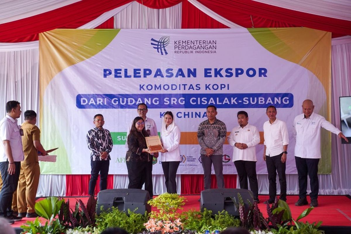 Wakil Menteri Perdagangan (Wamendag) RI Dyah Roro Esti Widya Putri memimpin seremoni pelepasan ekspor 54 ton kopi asal Kabupaten Subang, Jawa Barat (Jabar) ke China.