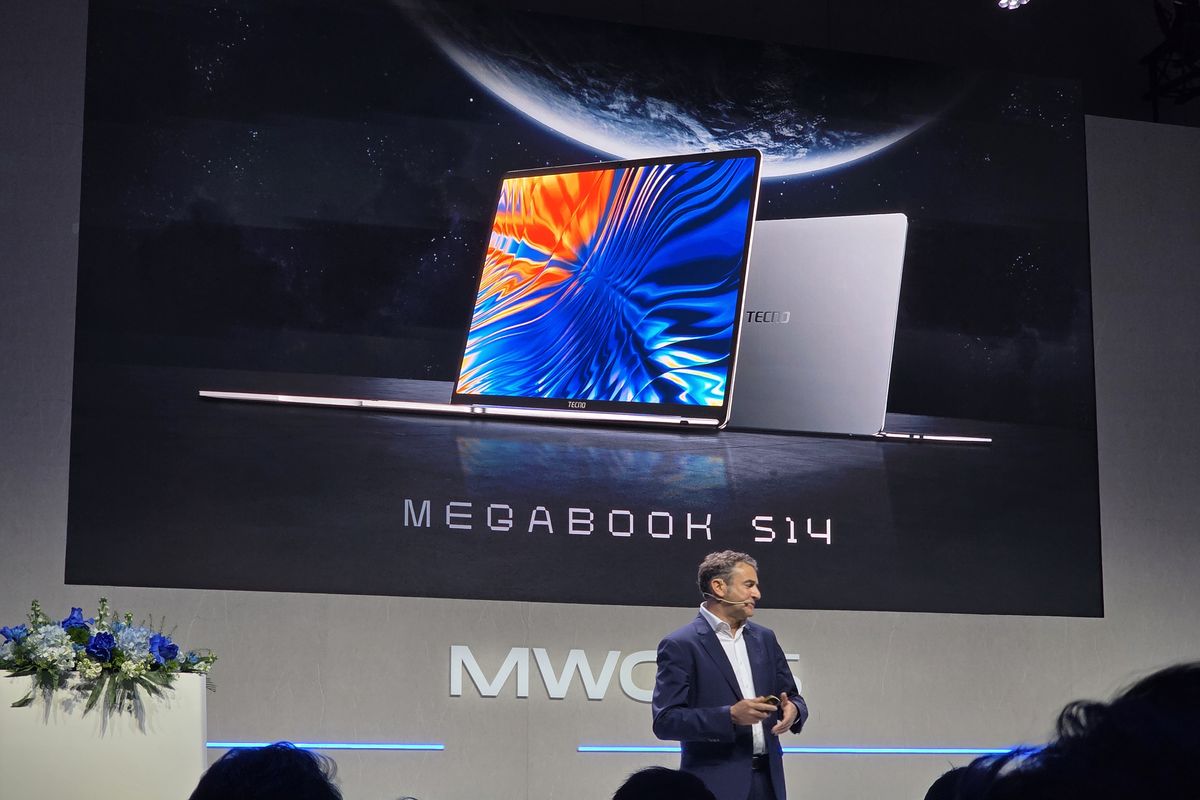 Tecno MegaBook S14 debut global bersama HP Tecno Camon 40 series dan kacamata pintar Tecno AI Glasses series di ajang Mobile World Congress (MWC) 2025 di Barcelona, Spanyol pada Selasa (4/3/2025).