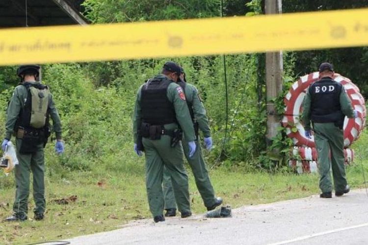 Lokasi ledakan di Perbatasan Ban Taba, Distrik Tak Bai, Narathiwat, Thailand disegel untuk memudahkan Tim Gegana dalam melakukan penyisiran guna mengumpulkan bukti-bukti (16/10/2017)