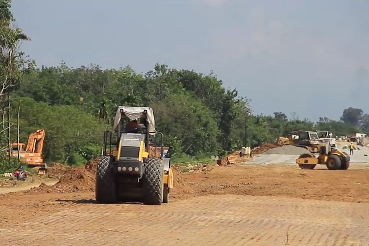 Pembebasan lahan untuk proyek Jalan Tol Pekanbaru-Padang