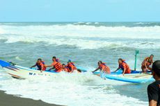 4 Wisatawan Terseret Ombak di Pantai Parangtritis, 1 Hilang