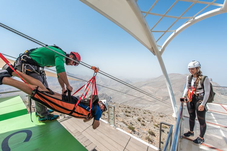 Zipline terpanjang di dunia yang berlokasi di Ras Al-Khaimah, UEA.