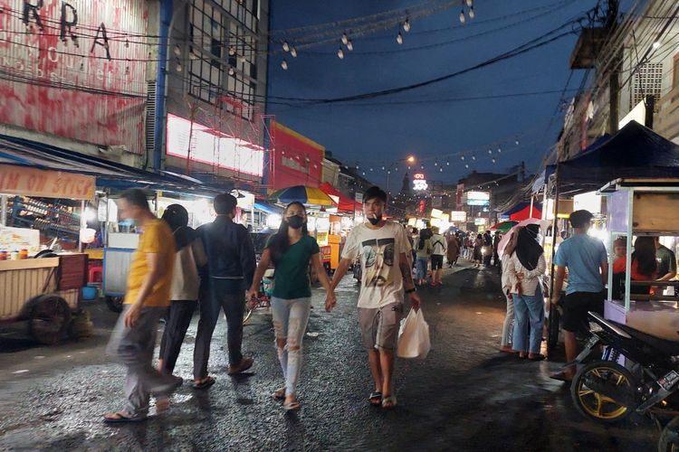 Suasana Wisata Kuliner Pasar Lama, Kota Tangerang, pada Kamis (27/1/2022).