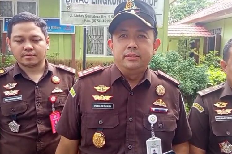 Kejari Dharmasraya Geledah Kantor DLH Terkait Dugaan Perjalanan Dinas Fiktif