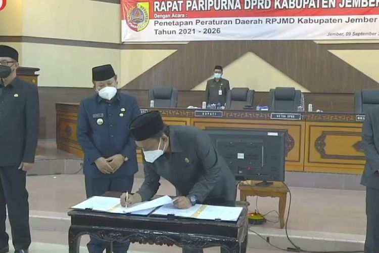Rapat  paripurna penetapan Perda RPJMD Kabupaten Jember  pada Kamis (9/9/2021)