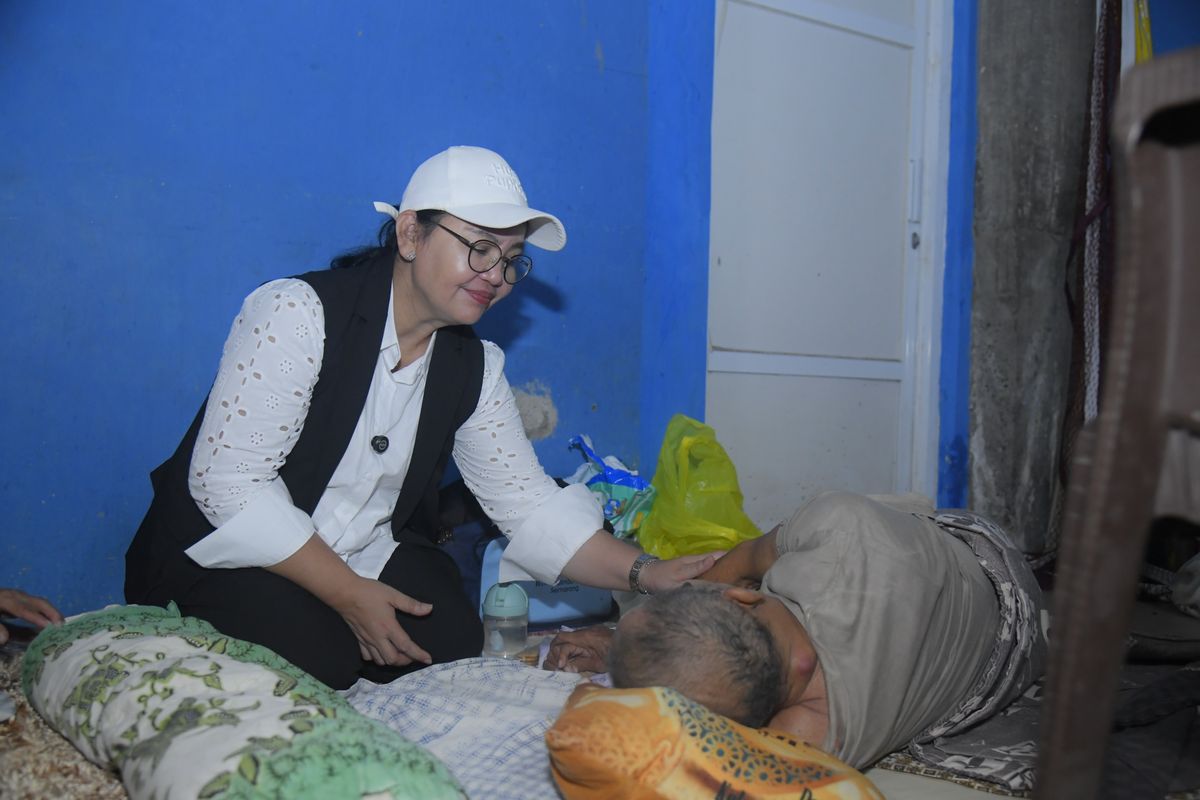 Wali Kota Agustina mengunjungi warga Muktiharjo Kidul yang terdampak banjir