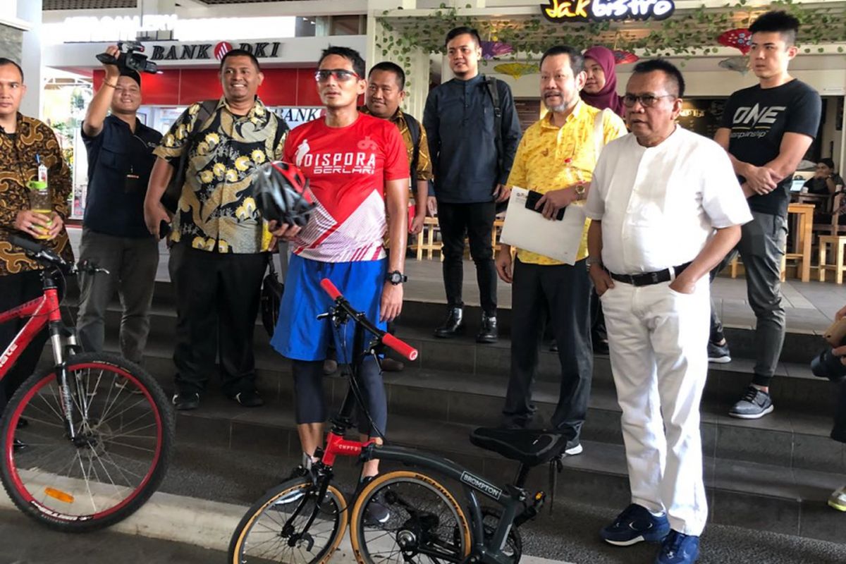 Wakil Gubernur DKI Jakarta Sandiaga Uno usai bersepeda pada pagi Jumat (11/5/2018). 