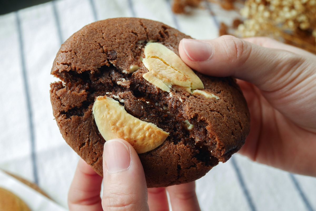 Ilustrasi soft cookie, kukis dengan tekstur seperti cake. 
