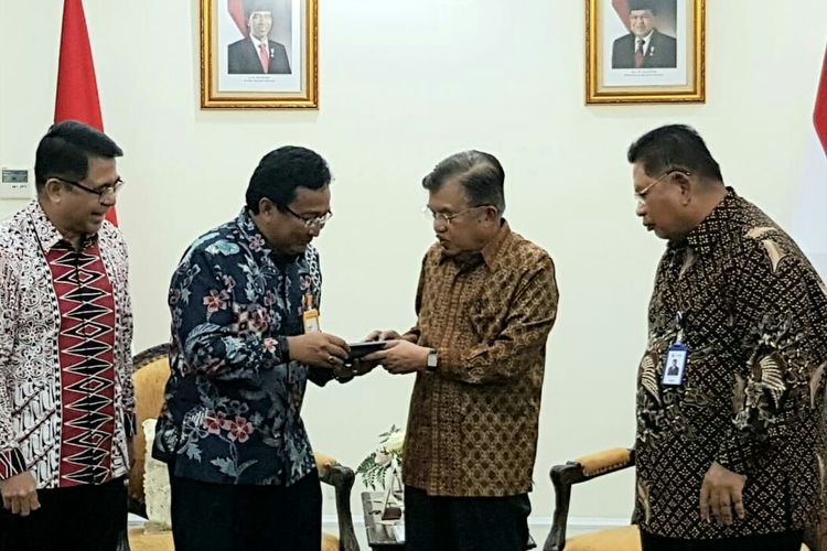 Wakil Presiden Jusuf Kalla menerima gaji pensiun Taspen