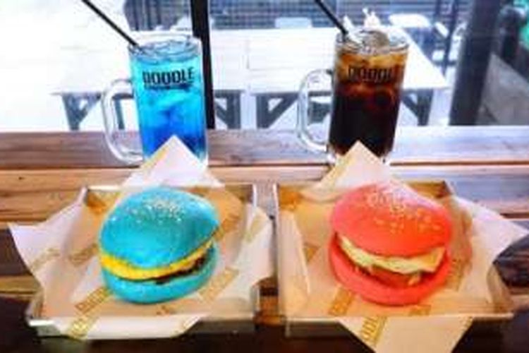 Burger warna-warni di Doodle Burger