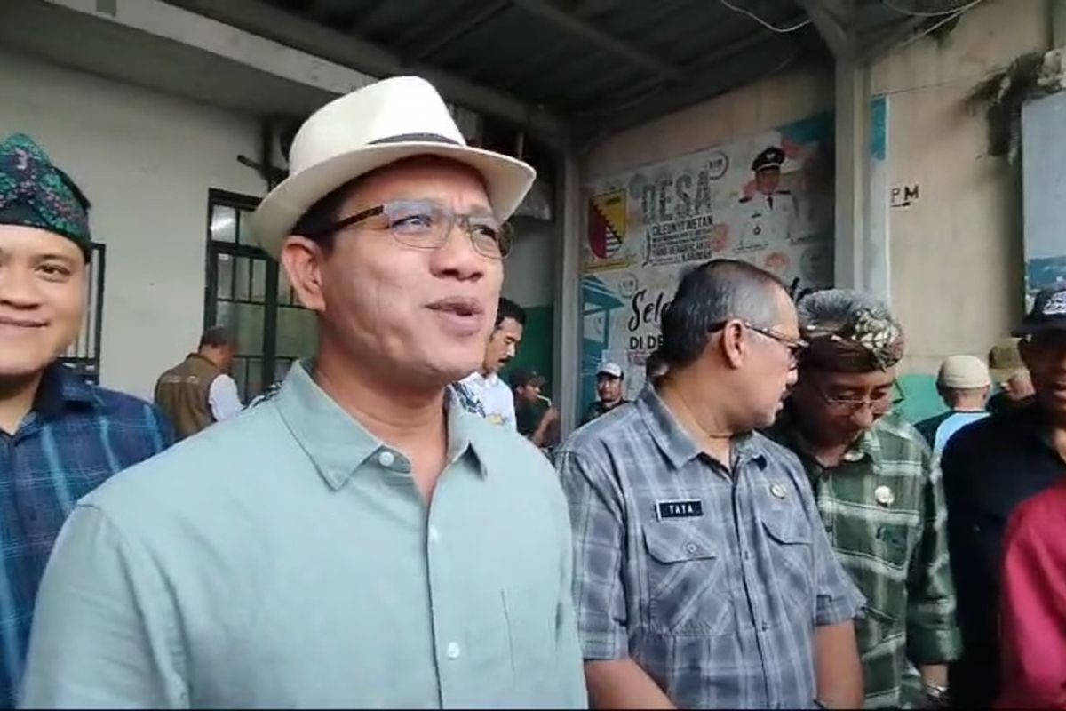 Bupati Bandung Dadang Supriatna saat ditemui di Kecamatan Cileunyi, Kabupaten Bandung, Jawa Barat, Selasa (9/7/2024)