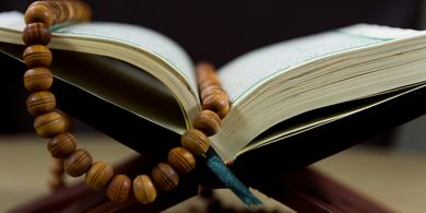 Surah Asy-Syura Ayat 40: Antara Keadilan Qishash dan Indahnya Pintu Maaf