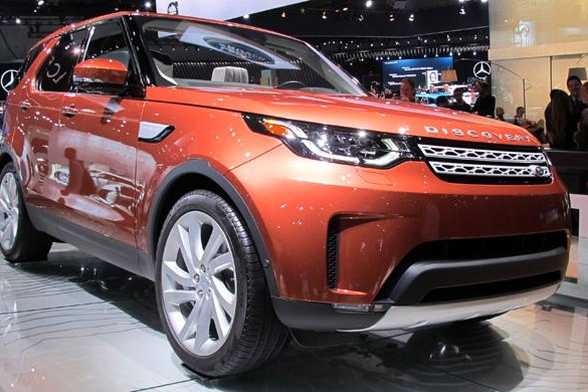 SUV tujuh penumpang terbaru Land Rover Discovery meluncur di LA Auto Show 2017.