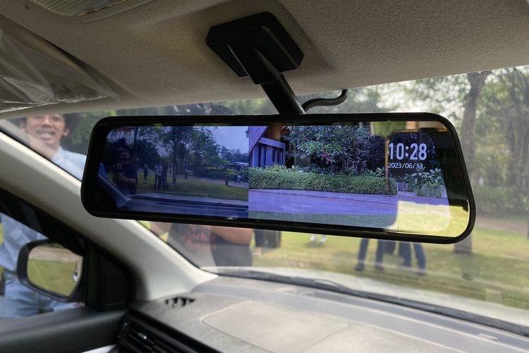 Smart e-mirror Suzuki XL7 hybrid