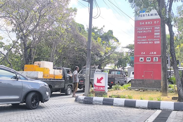 Antrean Solar Terjadi di 3 SPBU di Pamekasan, Sopir: Pekerjaan Kami Terhambat