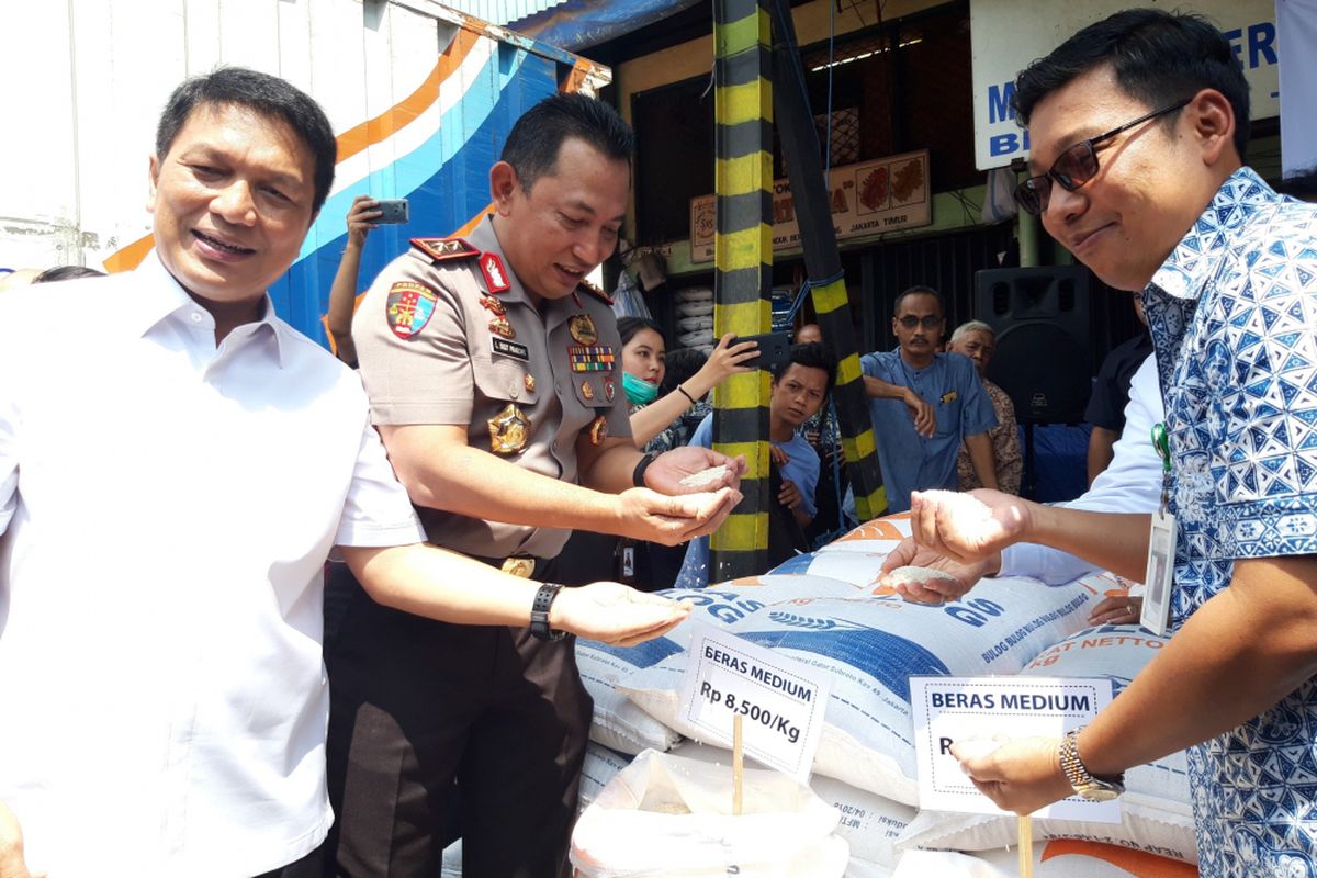 PT Food station Tjipinang dan Bulog Operasi pasar beras medium pada Kamis (22/11/2018) dengan harga beras Rp. 8.500