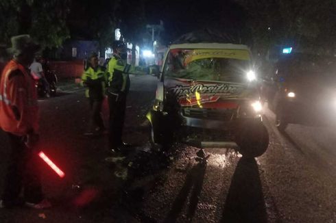 Motor Adu Banteng dengan Pikap, Ingat Lagi Bahaya Menyalip Sembarangan