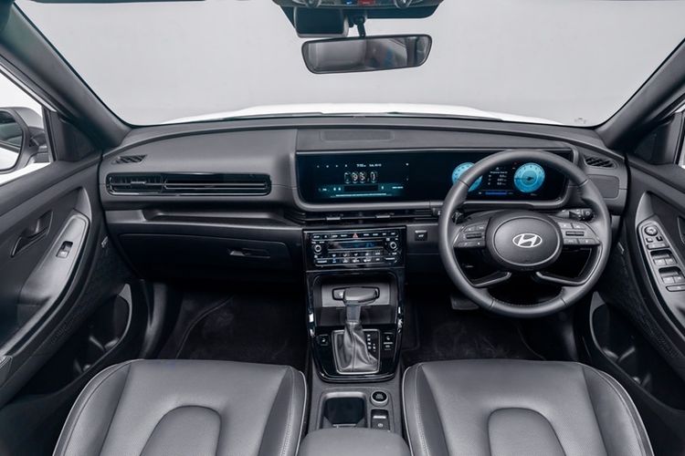 Desain modern berpadu dengan interior nyaman dan teknologi andal. Ditambah perlindungan komprehensif dari Hyundai, New CRETA Alpha dirancang untuk memberi rasa aman dalam penggunaan sehari-hari.