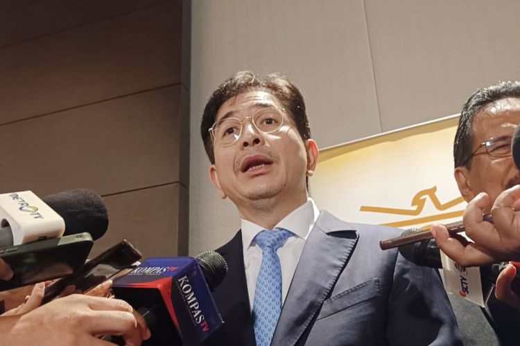 Ketua Dewan Pengawas Indonesia Business Council (IBC) Arsjad Rasjid memberikan keterangan usai konferensi pers Kick Off Indonesia Economic Summit (IES) 2026 di Hotel Fairmont, Jakarta, Selasa (26/8/2025). 