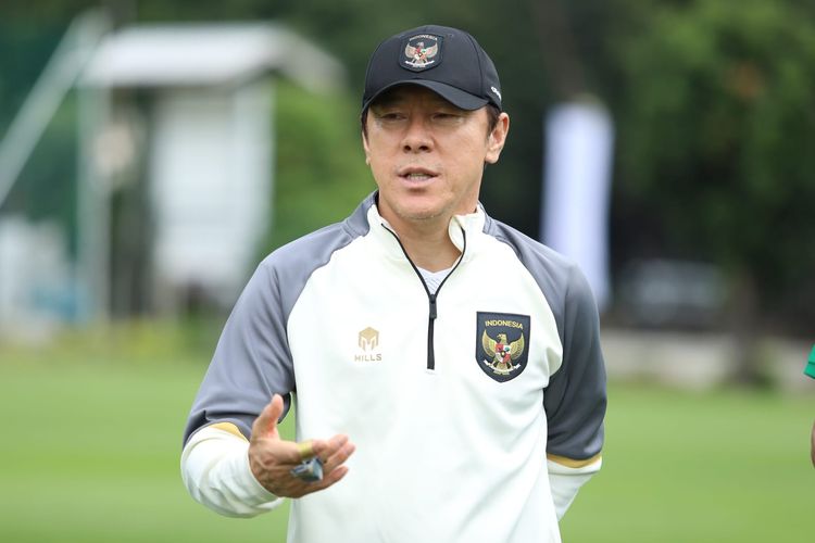 Pelatih timnas Indonesia, Shin Tae-yong, saat melatih timnas U20 Indonesia.
