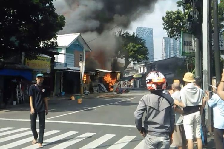 Ruko mebel di Jalan Minangkabau Barat, Tebet, Jakarta Selatan, Selasa (7/7/2020).