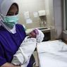 Agar Tak Tertular Covid-19, Bayi di RSIA Tambak Dipakaikan Face Shield