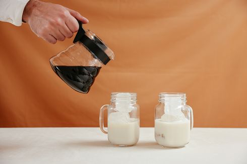 Efek Samping Menambahkan Susu ke Dalam Kopi