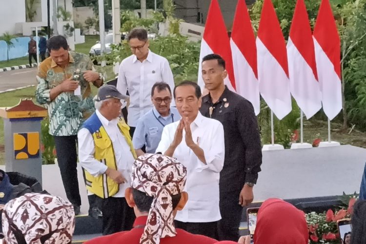 Presiden Joko Widodo (Jokowi) meresmikan SPAM Semarang Barat, Kota Semarang, Jawa Tengah. 