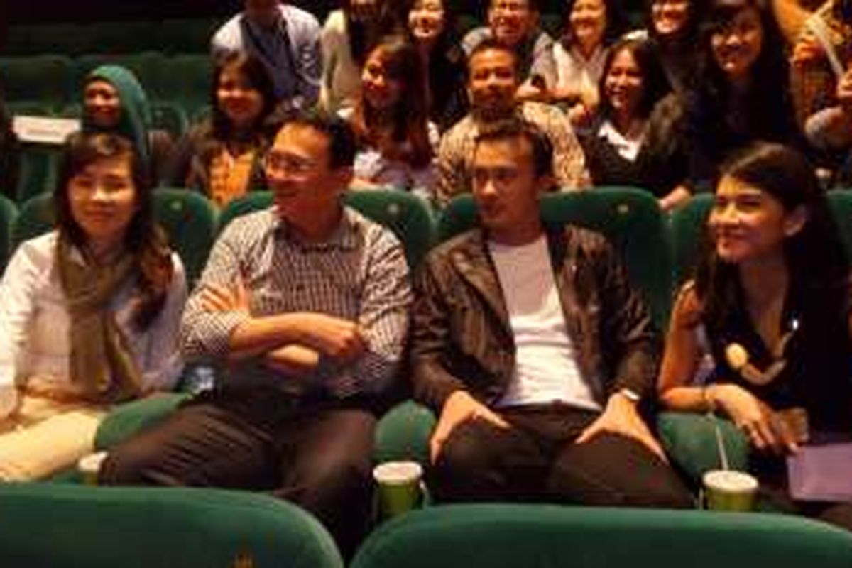 Ahok nonton bareng Nicholas Saputra dan Dian Sastrowardoyo di XXI Djakarta Theatre, Jakarta Pusat, Rabu (11/5/2016) malam.