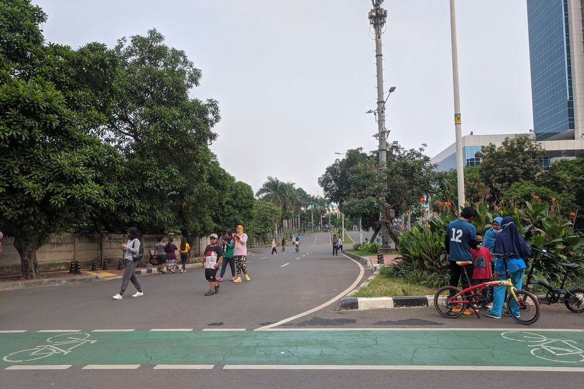 CFD di Jalan Puri Molek dan Puri Elok, di dekat kantor Wali Kota Jakarta Barat.
