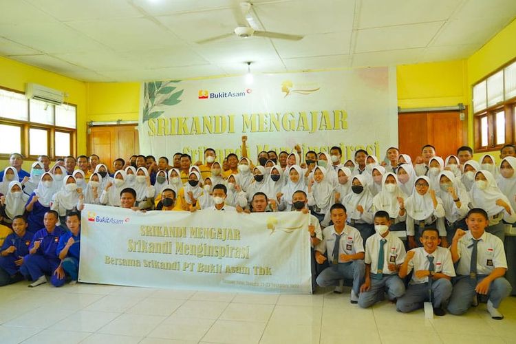 Kegiatan ?Srikandi Mengajar, Srikandi Menginspirasi? digelar BUMN Mind Id melalui PT Bukit Asam Tbk sejak 2022.