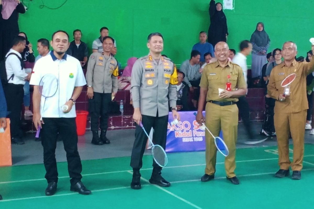 Kejuaraan Bulutangkis Kejuaraan Kota (Kejurkot) - Kapolresta Malang Kota Open 2024 diselenggarakan di GOR Platinum Araya, Kota Malang, Jawa Timur.