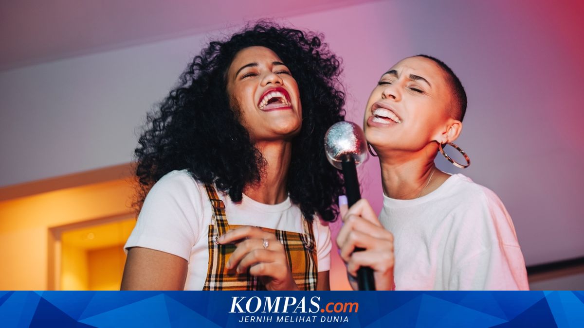 KOMPAS.com - Gabungan Industri Pariwisata Indonesia (GIPI) mengajukan pencabutan kebijakan pajak hiburan 40 sampai 75 persen untuk jasa hiburan ke Mahkamah Konstitusi (MK) pada 7 Februari 2024 pukul 13.56 WIB. Menanggapi hal ini, Adyatama Kepariwisataan dan Ekonomi Kreatif Ahli Utama, Kementerian Pariwisata dan Ekonomi Kreatif (Kemenparekraf) Nia Niscaya mengatakan bahwa Kemenparekraf sejalan dengan GIPI. "Kita sih sejalan tentunya dengan PHRI (Perhimpunan Hotel dan Restoran Indonesia), GIPI, dan mereka masih dalam proses. Bisa saya sampaikan, artinya kita bergerak ke sana," kata Nia saat ditemui di Gedung Sapta Pesona, Jakarta, Senin (19/2/2024). Baca juga: Gabungan Industri Pariwisata Indonesia Ajukan Cabut Pajak Hiburan 40-75 Persen ke MK Sebelumnya, dikutip dari Kompas.com (13/2/2024), tanda terima pengajuan permohonan tersebut tercatat dalam dokumen nomor 23/PAN.ONLINE/2024, dan tanda terima penyerahan dokumen tersebut tercatat dalam dokumen nomor 23-1/PUU/PAN.MK/IAP3. Sebuah kiriman dibagikan oleh Kompas Travel (@kompas.travel)