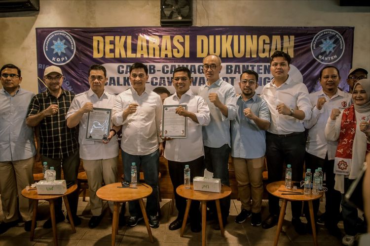 Relawan Prabowo-Gibran bernama Kolaborasi Patriot Indonesia (Kopi) mendeklarasikan dukungan kepada pasangan Bakal Calon Gubernur dan  Bakal Calon Wakil Gubernur Banten, Andra Soni dan Dimyati Natakusumah di Pemilihan Gubernur (Pilgub) Banten 2024. 