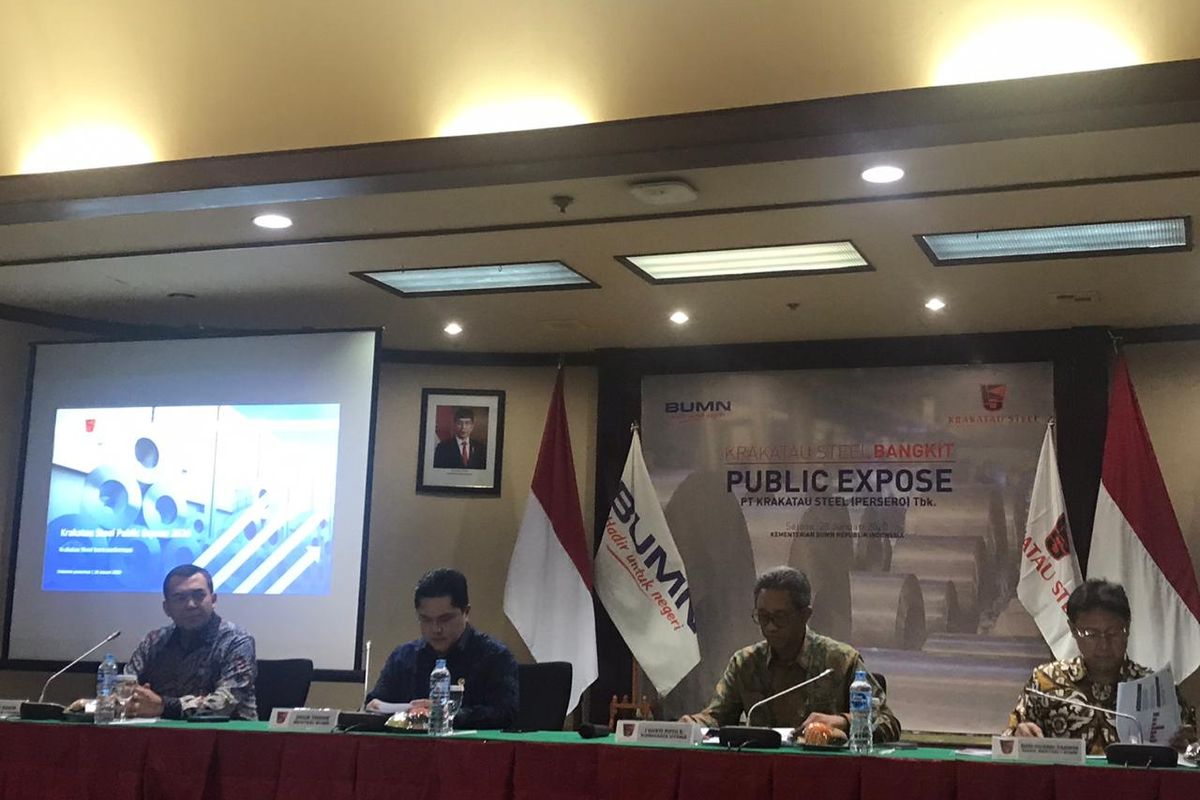 Konferensi pers soal restrukturisasi utang PT Krakatau Steel di Kementerian BUMN, Jakarta, Selasa (28/1/2020).