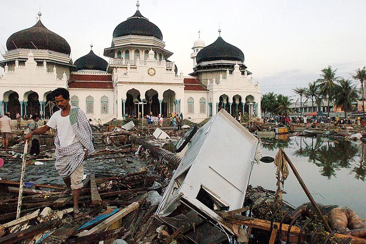 Mengenang 20 tahun tsunami Aceh.