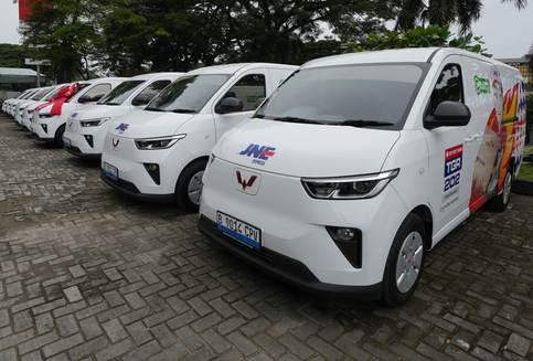 Kendaraan Listrik Wuling Mitra EV untuk Logistik JNE